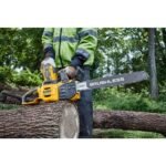 DEWALT FLEXVOLT 60V MAX 20 in. Brushless Cordless Chainsaw and Case Kit w/ (1) 5.0 Ah Battery and Charger w/ Extra 20 in. Chain DCCS677Z1WDT620 - Image 2