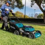 Makita 21 in. 18V X2 (36V) LXT Lithium-Ion Cordless Walk Behind Self Propelled Lawn Mower Kit with 4 Batteries (5.0 Ah) XML08PT1 - Image 8